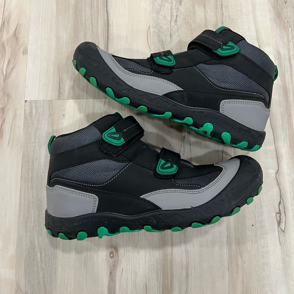 Kids Boots - Picture 2 of 12